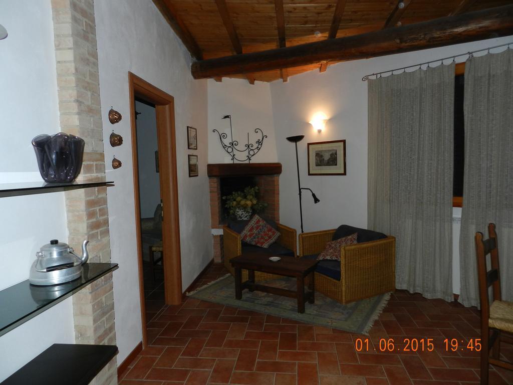 Agriturismo Lucciano Сан-Кашіано-ін-Валь-ді-Пеза Номер фото
